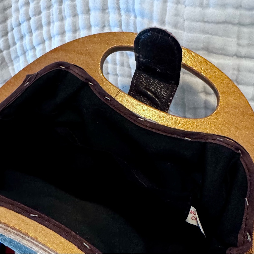 🌿 Vintage Suede Purse with Carved Wooden Handle 🌿 - Picture 3 of 3